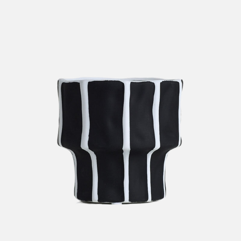 Black Ceramic Vase with Geometric Design – Handmade Decorative Piece for Modern Home Decor 0