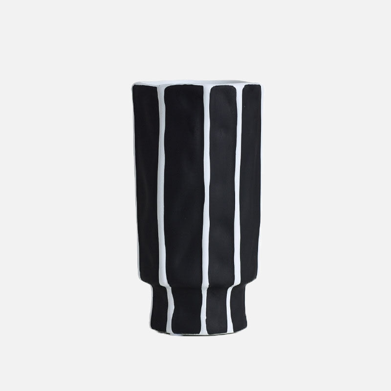 Black Ceramic Vase with Geometric Design – Handmade Decorative Piece for Modern Home Decor 5