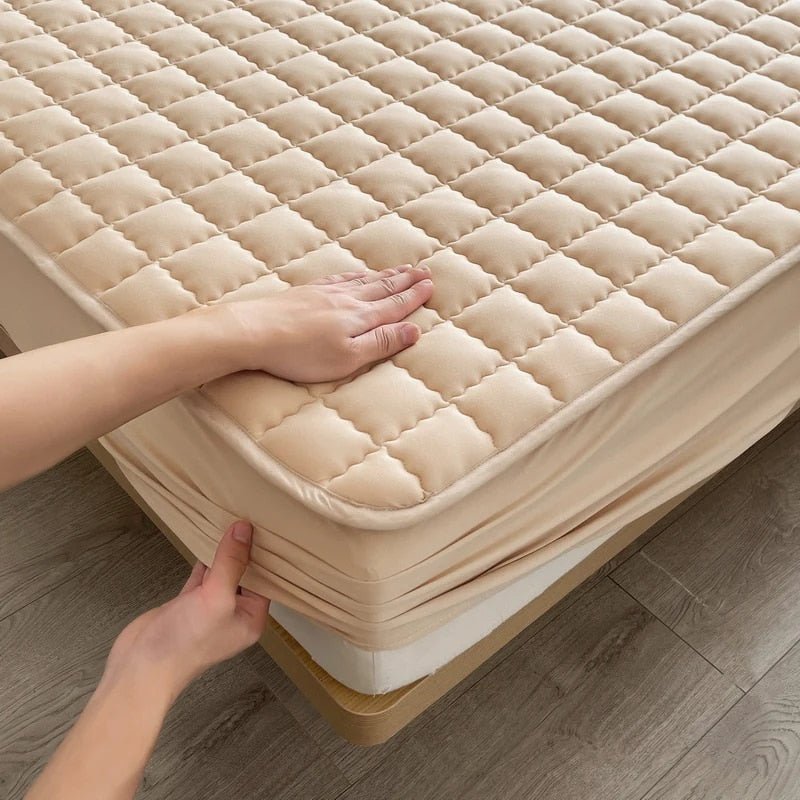 Breathable Mattress Protector with Liquid Repellent and Allergen Barrier – Soft Polyester Blend 1