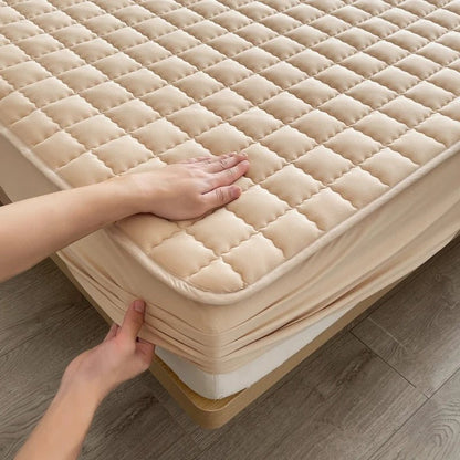 Breathable Mattress Protector with Liquid Repellent and Allergen Barrier – Soft Polyester Blend 1