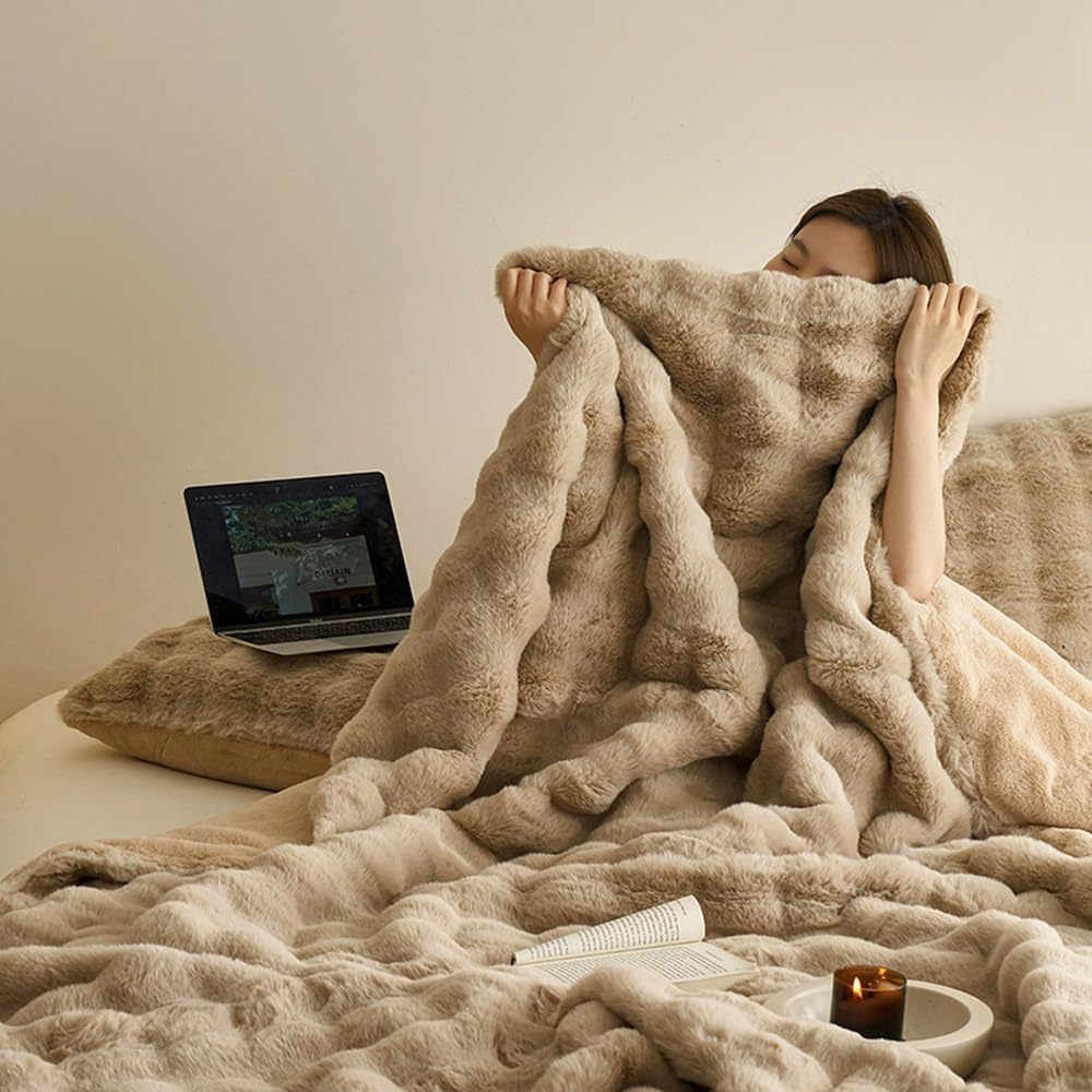 Double-Sided Faux Rabbit Fleece Blanket – Soft All-Season Throw for Bed, Sofa, Travel – Machine Washable, Cozy Plush Comfort 1