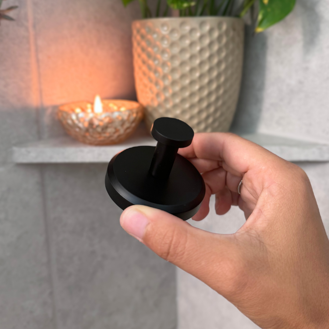 Heavy Duty Suction Cup Hooks - Strong, Tool-Free Storage Solution 2